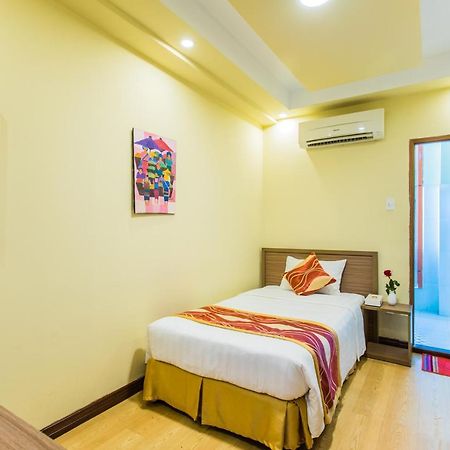 Golden Gate China Town Hotel Yangon Esterno foto