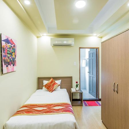 Golden Gate China Town Hotel Yangon Esterno foto