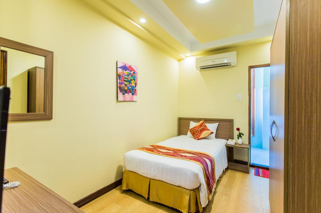 Golden Gate China Town Hotel Yangon Esterno foto