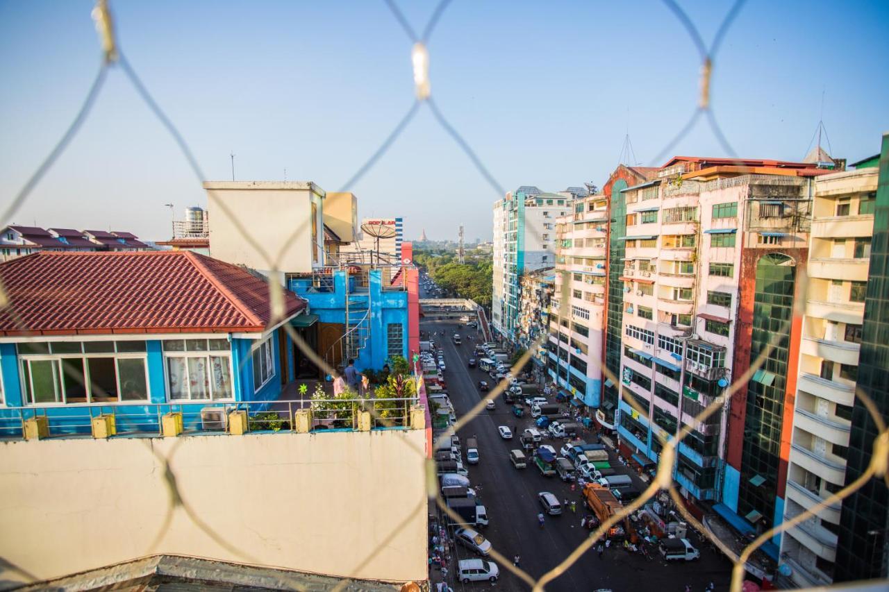 Golden Gate China Town Hotel Yangon Esterno foto